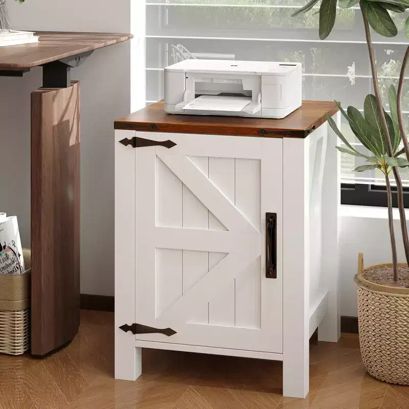 Table de chevet simple en bois avec porte coulissante de style grange