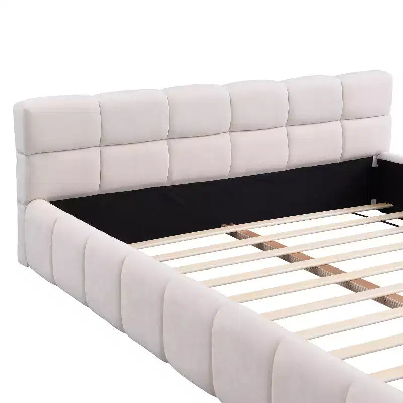 Cadre de lit plateforme élégant en chenille capitonnée avec motif damier