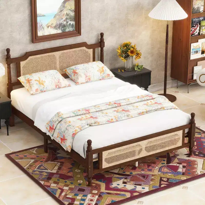 Lit plateforme Queen Size avec tête et pied de lit en rotin, lit en bois et rotin
