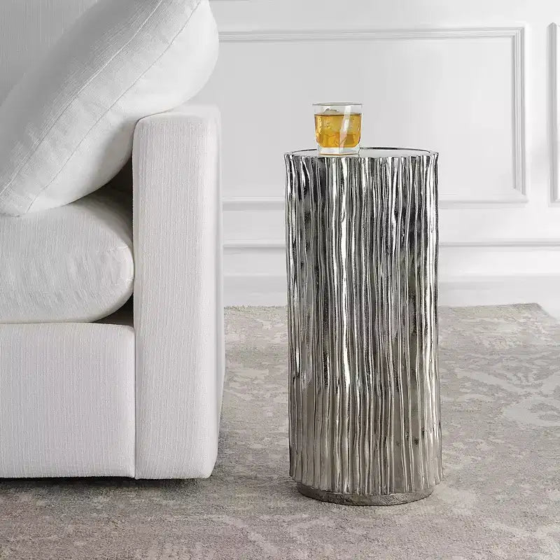 Table d'appoint en nickel noir poli